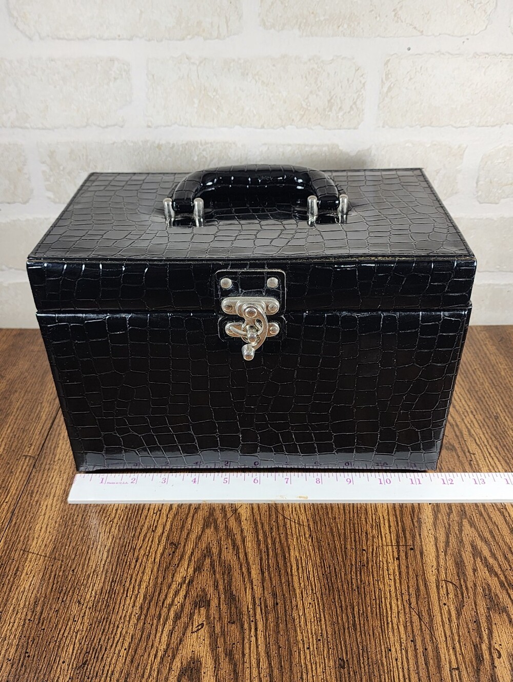 Black Croc-pattern faux leather cosmetic train case GUC